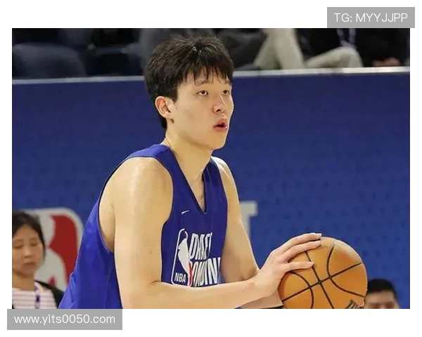 杨瀚森篮板创季前赛新高贡献9分6板1助1帽 进步明显但遭遇失误犯规挑战